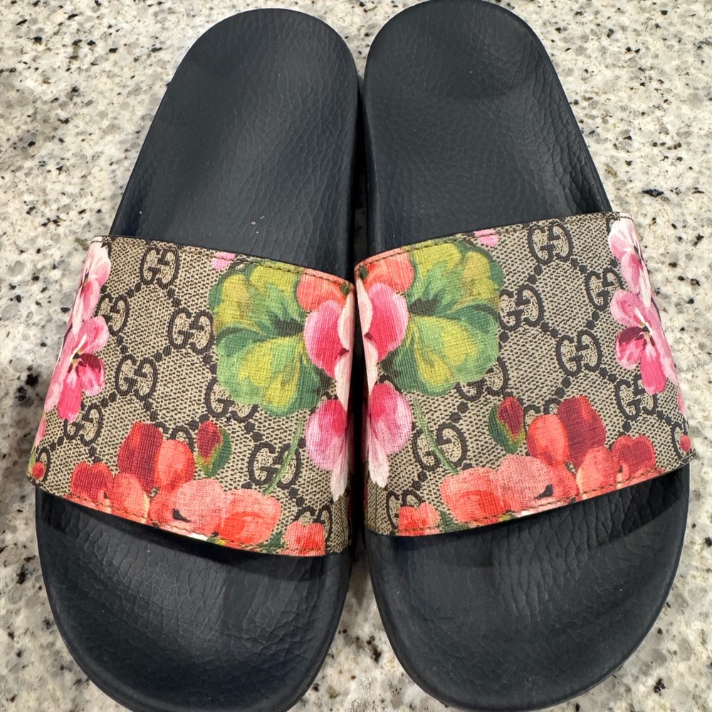 Gucci Black Floral Monogram Slides